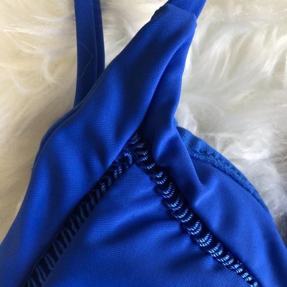 Raisins Juniors' Cali Solids Anya Bikini Top S M - Picture 5 of 8